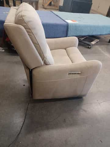 Power Recliner - Gallery Image 5